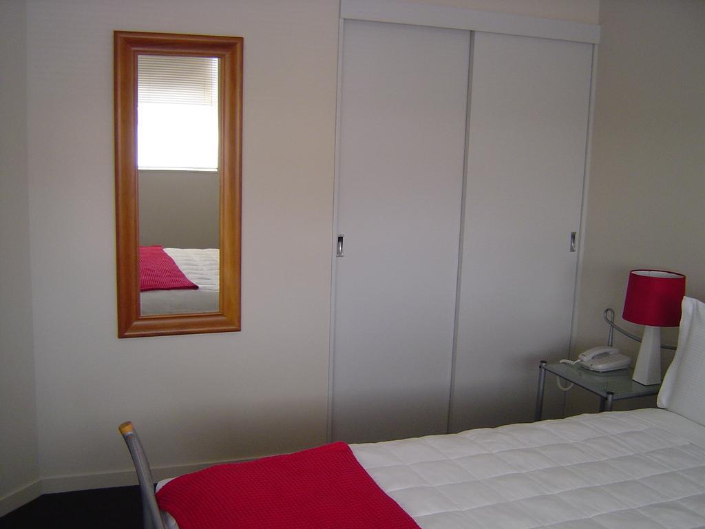 Kudos Business Suites & Airport Motel Auckland Chambre photo